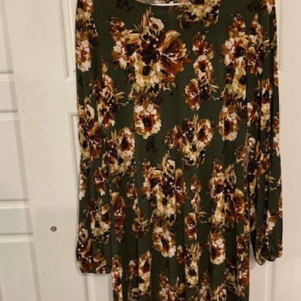 Madison Leigh olive dress with print / flowers